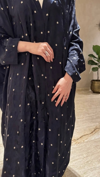 The Eden Abaya in Dotted Flowers